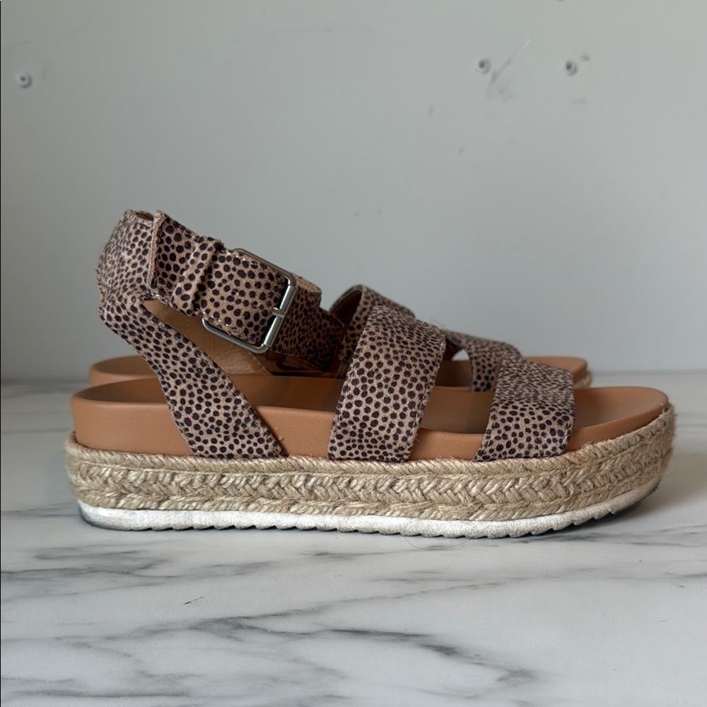 Universal Thread Tan Espadrille Sandals
